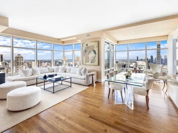 151 East 58th Street image 1 of 19