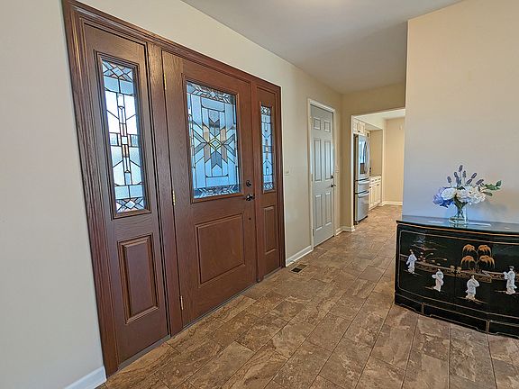 3rd image of 3111 N Wilshire Ln