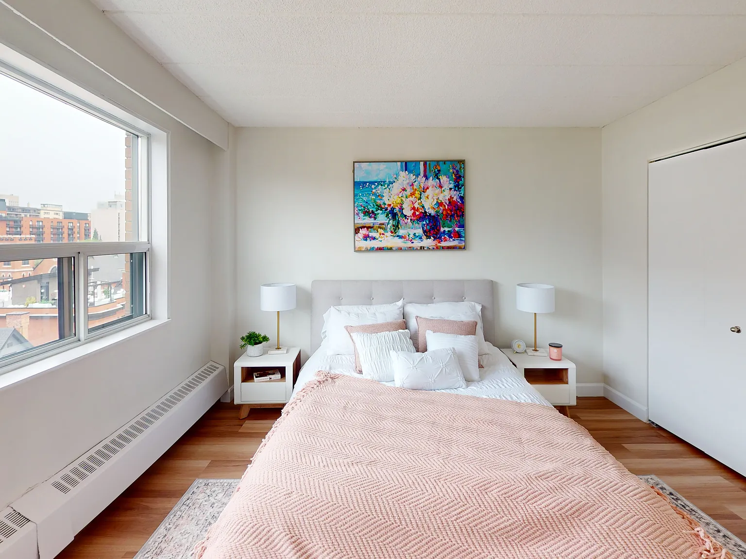 218 Maclaren — Photo 4