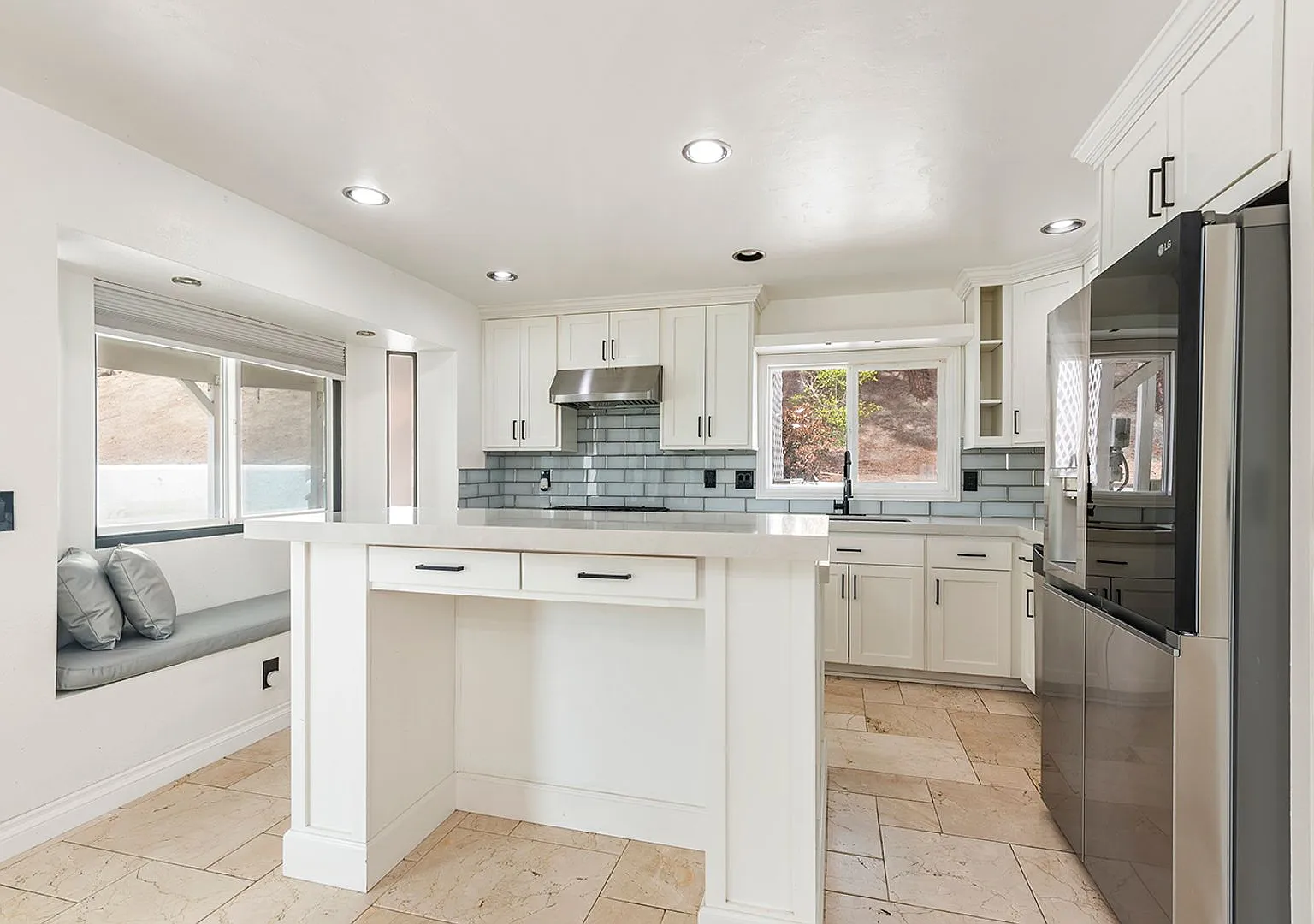 Carmel Mountain Ranch 4 Bed 2.5 Bath Home — Photo 2