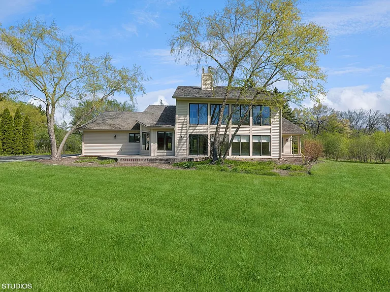 15020 King Dr — Photo 25