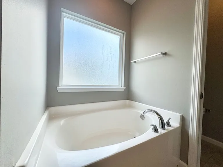 126 Farrah Ave — Photo 20