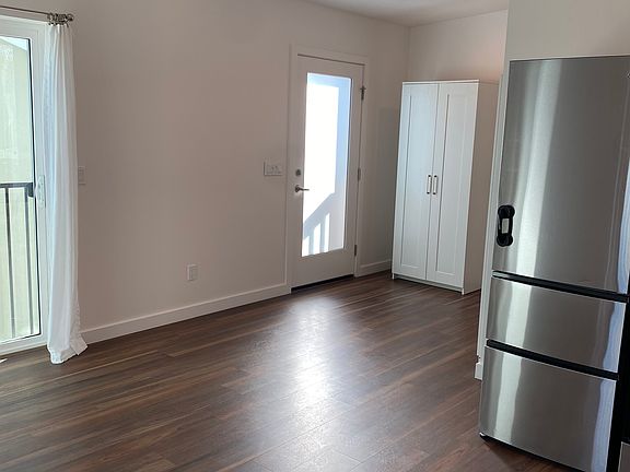 3rd image of 1673 Ardenwood Dr #B