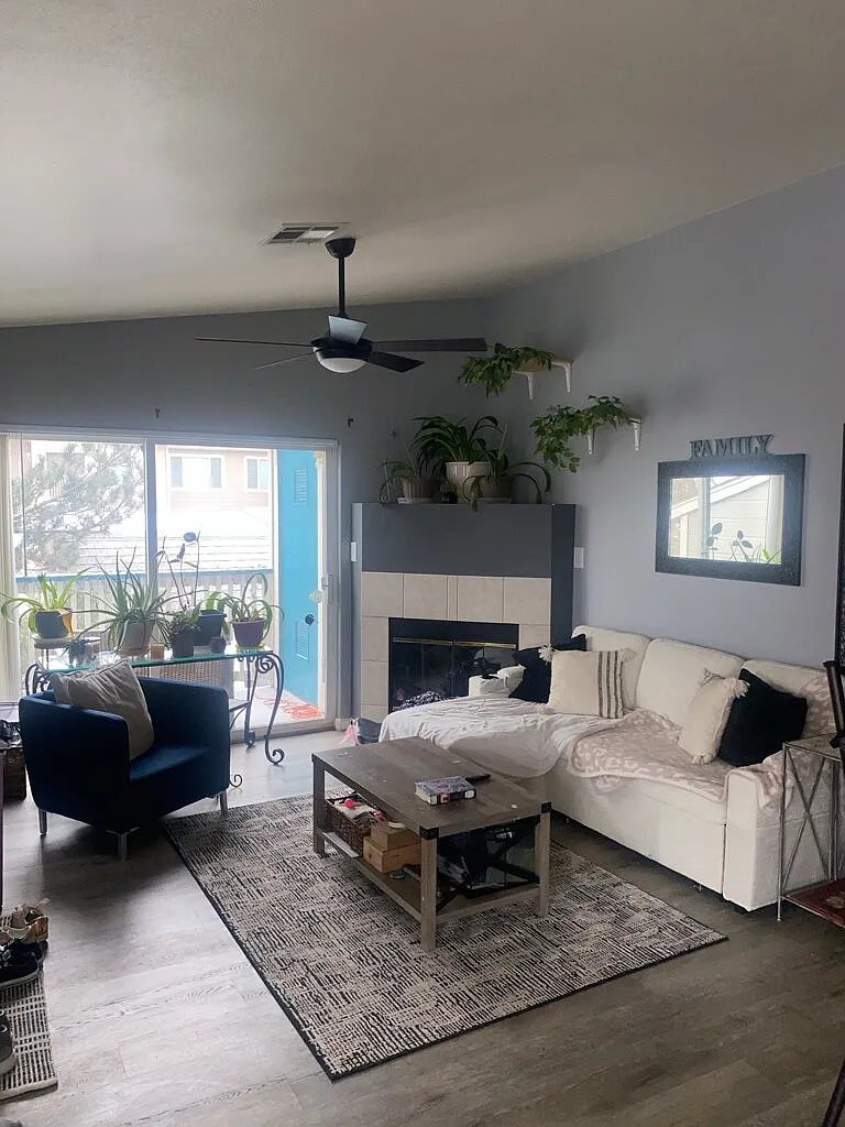 3 bed, 2.0 bath, 1291 sqft, $2,100 — Photo 2