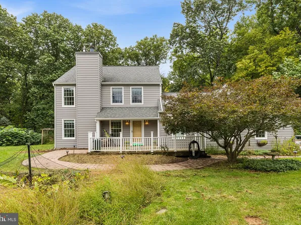 1765 Highview Ln, Upper Black Eddy, PA 18972