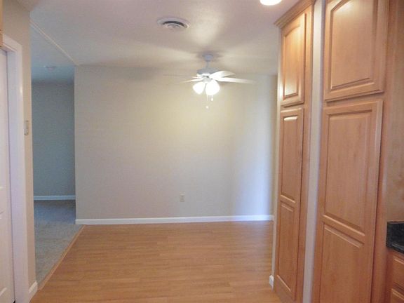 3rd image of 1760 Olivewood Ave