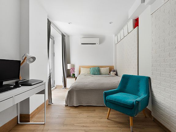 4th image of 531 Vanderbilt Ave APT 1B