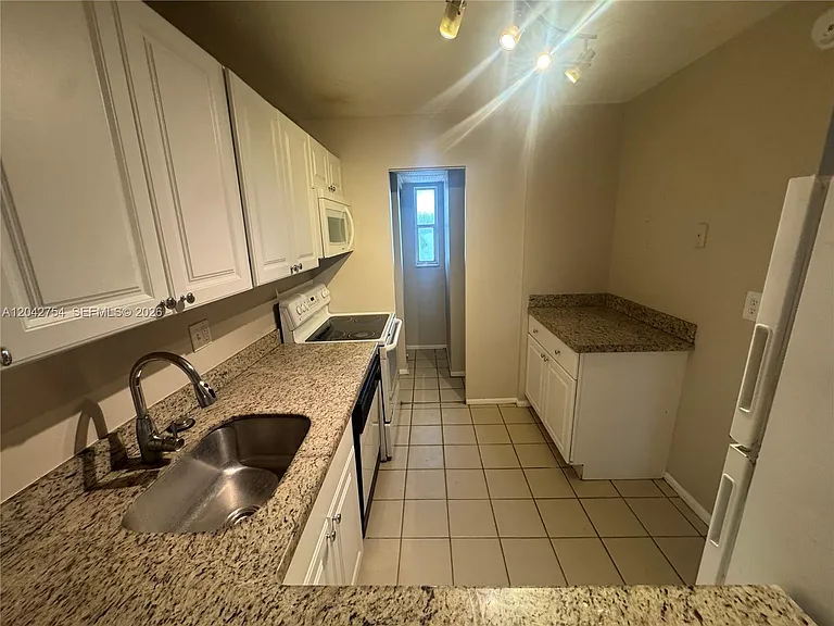 7910 Colony Cir N #304 — Photo 8