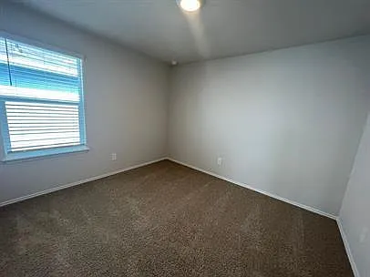 4 bed, 2.5 bath, 2034 sqft, $1,995 — Photo 4