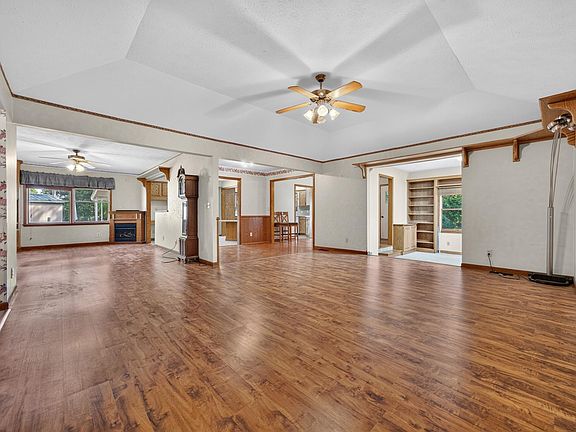 4th image of 206 Harrison Ct