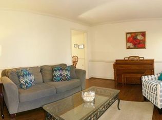 611 Glenmeadow Rd, Midlothian, VA 23114