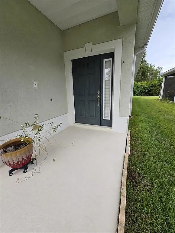 3 bed, 2.0 bath, 2098 sqft, $2,700 — Photo 2