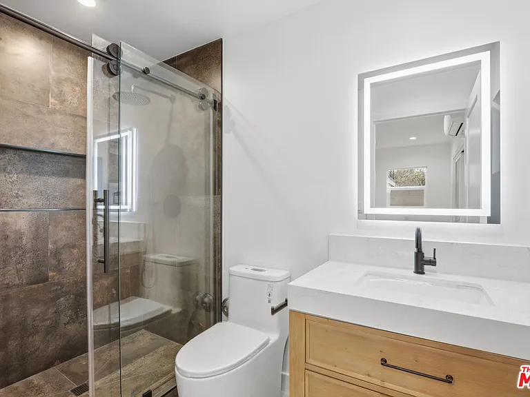 3431 Edgehill Dr — Photo 20