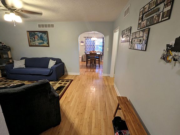 4th image of 701 E B St.
