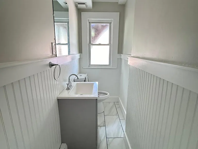 1520 Pembroke St — Photo 9