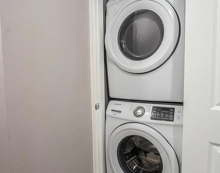 4111 Ludlow St #1R — Photo 12