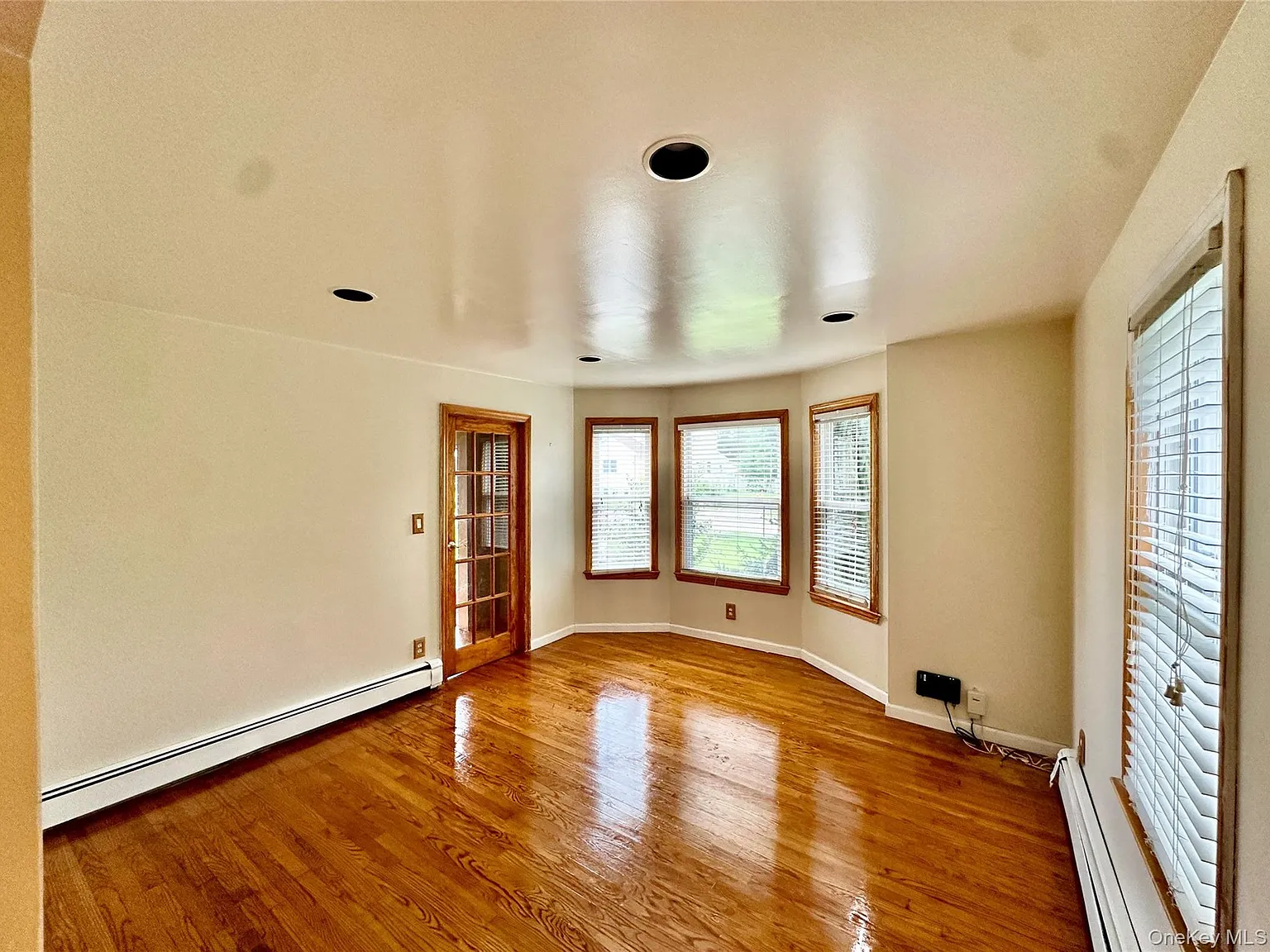 2 bed, 2.0 bath, 800 sqft, $3,500 — Photo 3