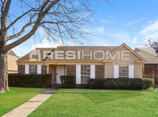 9756 Kittyhawk Ln, Dallas, TX 75217