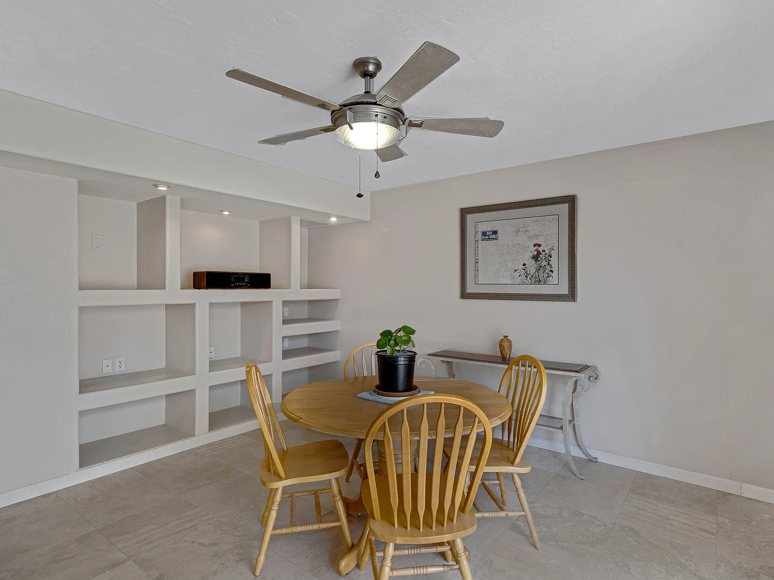3 bed, 2.5 bath, 1584 sqft, $2,475 — Photo 4