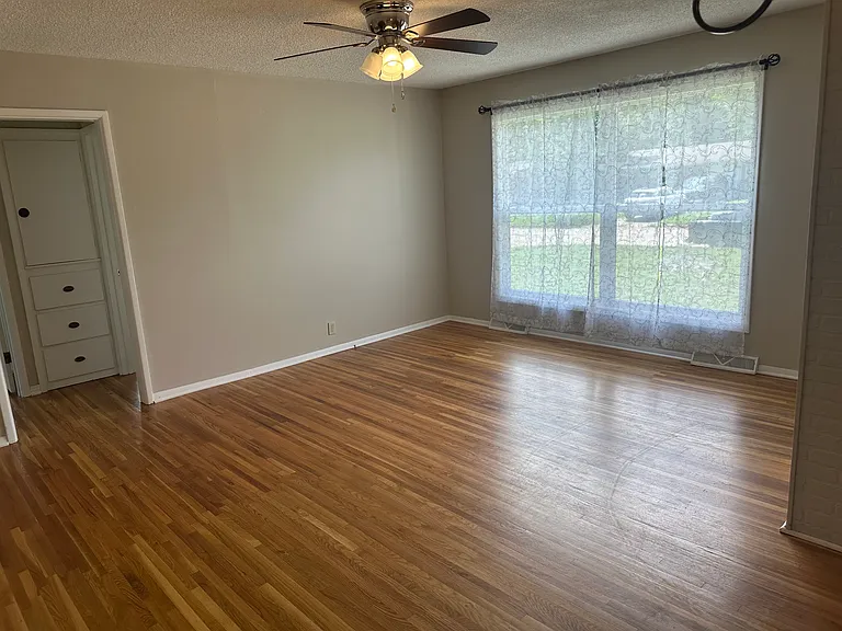 1308 E Alturas St — Photo 5