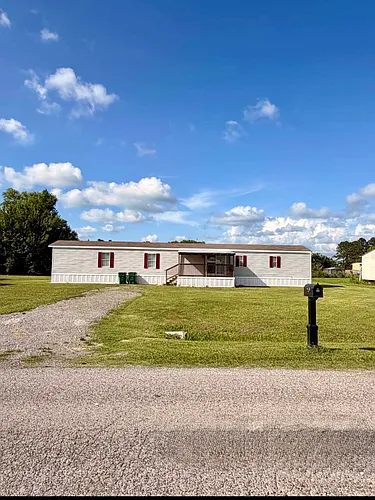 1040 Laurie Ln Photo 1