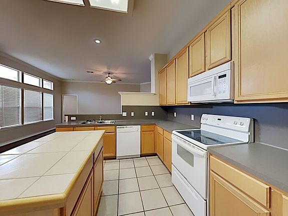 3rd image of 6022 Lipes Blvd