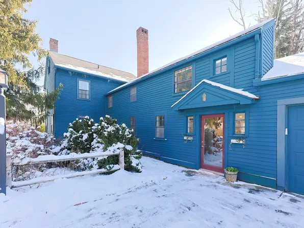 42 Hollis St, Holliston, MA 01746