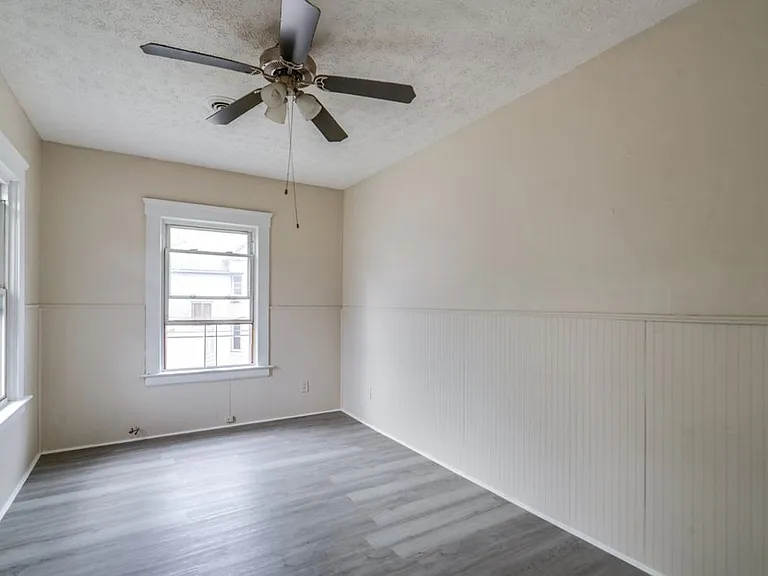 2118 Denison Ave — Photo 8