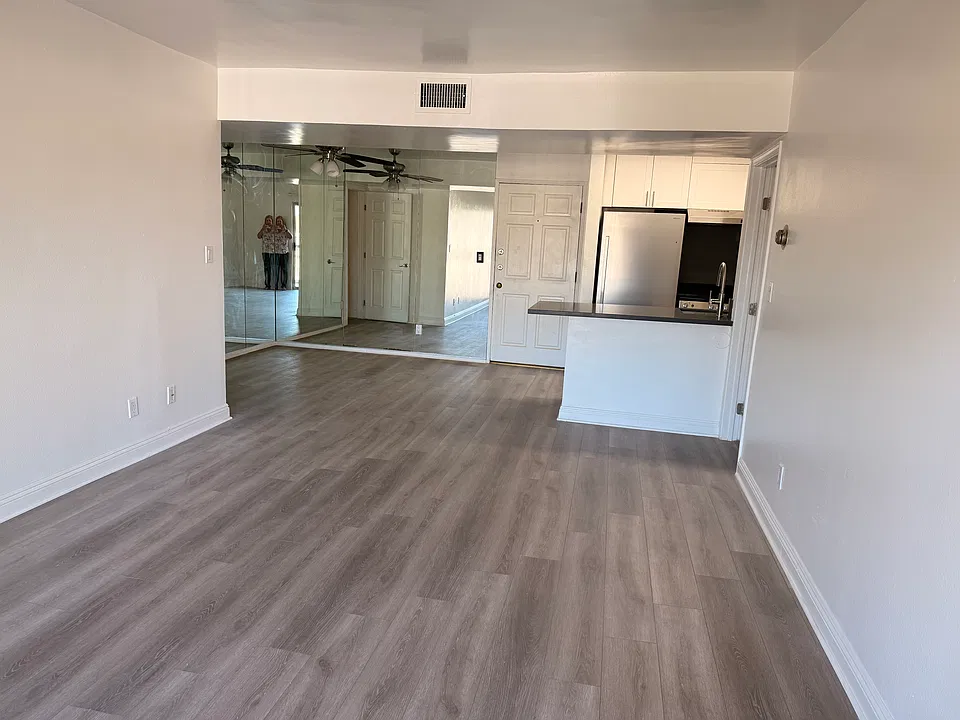 18307 Burbank Blvd #201