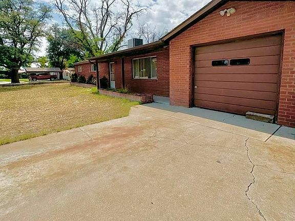 5th image of 1503 S Country Club Cir