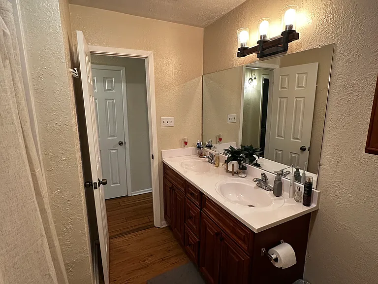 420 University Oaks Blvd — Photo 13