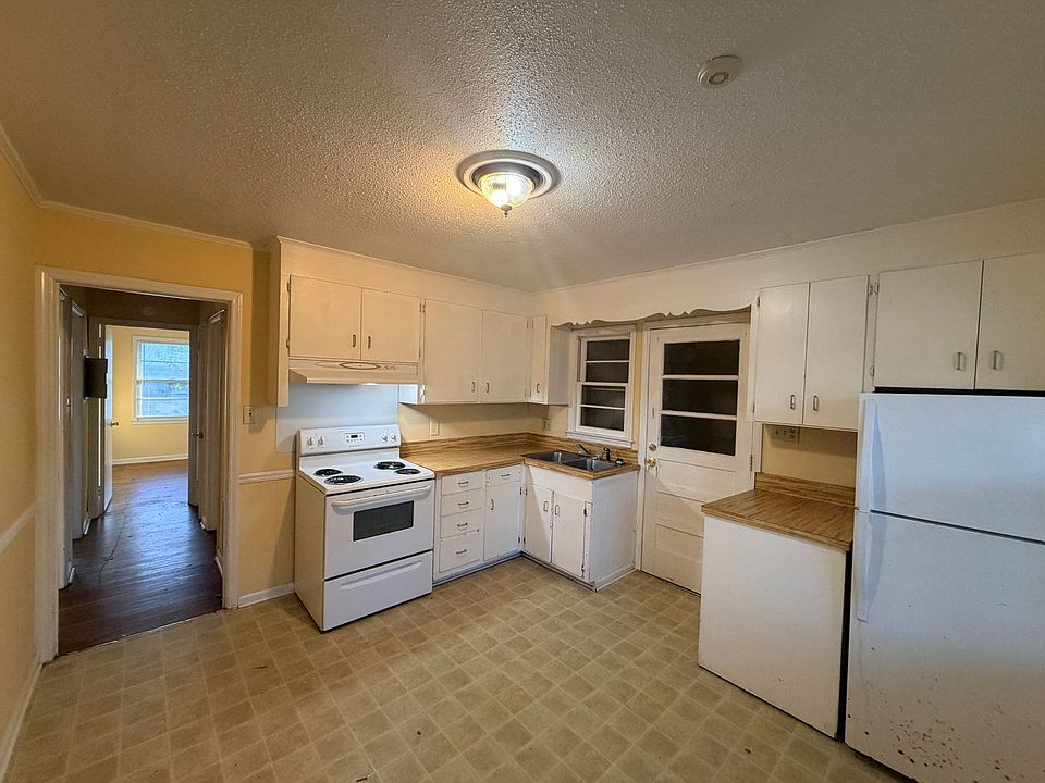 1st image of 1408 Iola Dr #B