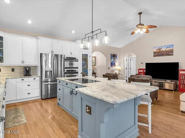 102 SW 22nd Street, Oak Island, NC 28465