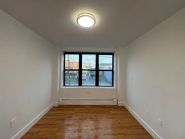 79 Bergen Ave #1E — Photo 3