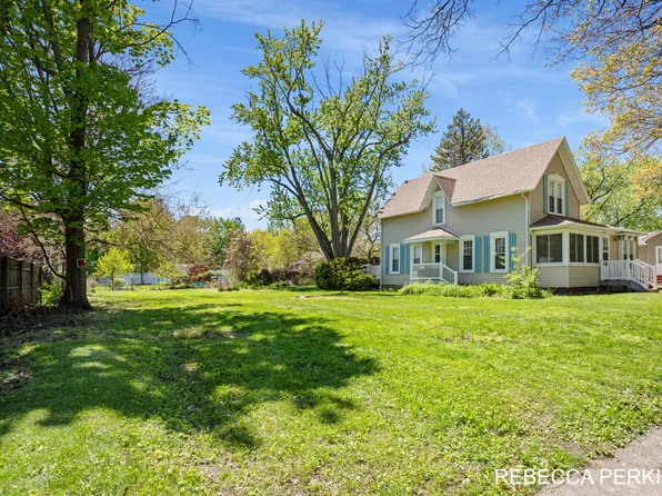 326 S Haven St, South Haven, MI 49090