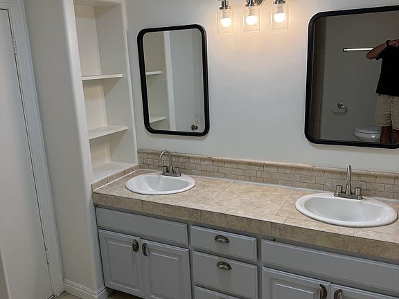 4th image of 1135 S Santa Fe Ave #8