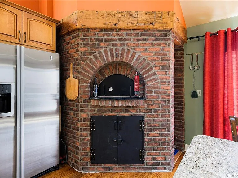1403 Kings Hwy — Photo 8