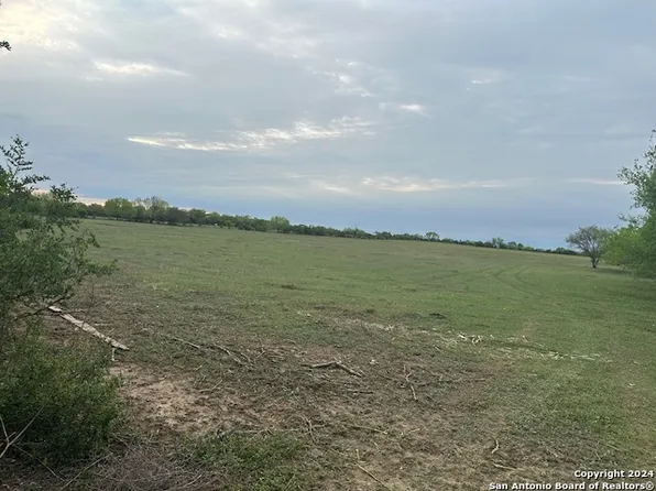 000 CR 426, Pleasanton, TX 78064