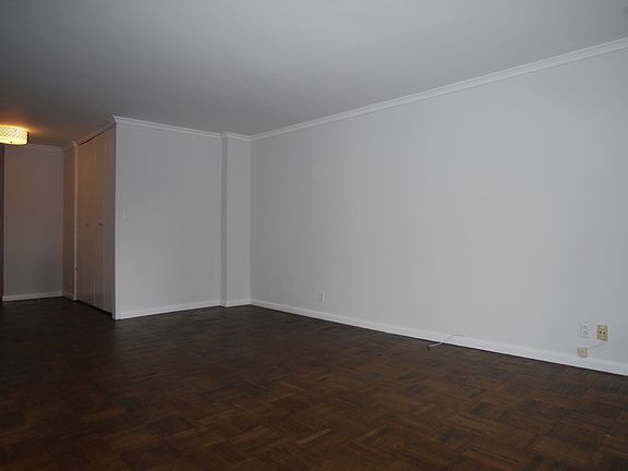 4th image of 165 E 32nd St APT 9F