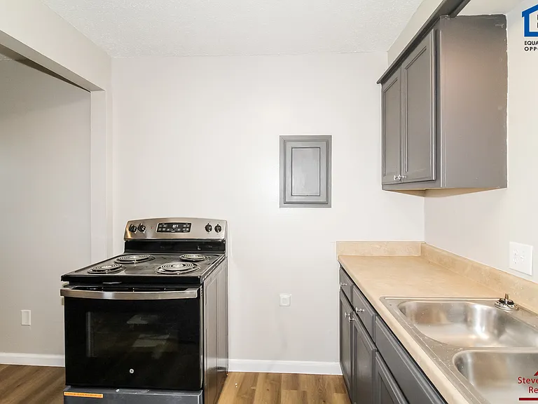 Highpoint Estate Apartments — Photo 11