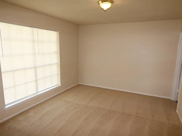 9618 Rapid River Ln — Photo 2