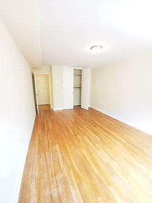 Rented by Smart NY Realty LLC | media 3