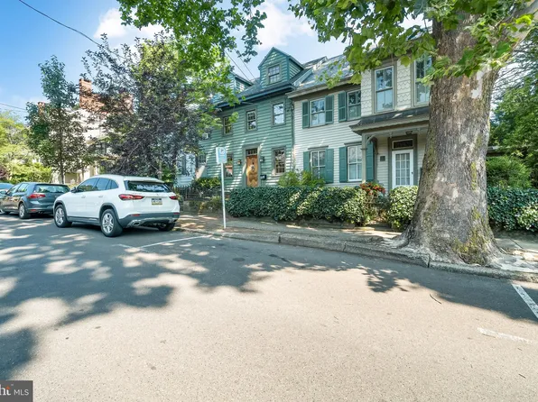 56 W Ferry St, New Hope, PA 18938