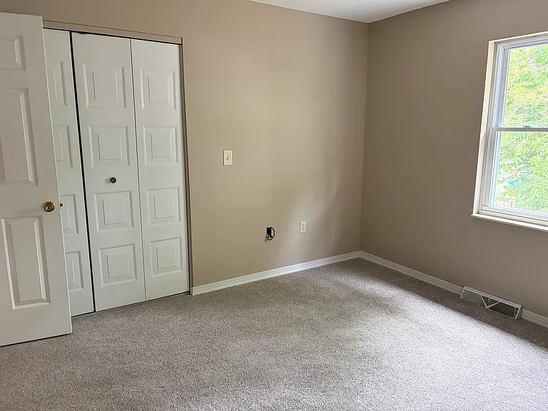 141 E South St — Photo 10