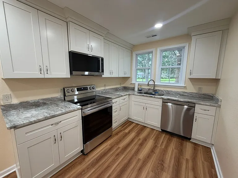 705 Canal Dr — Photo 4