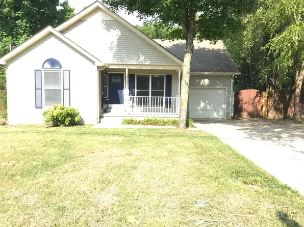 1122 Woods Edge Dr, Murfreesboro, TN 37130