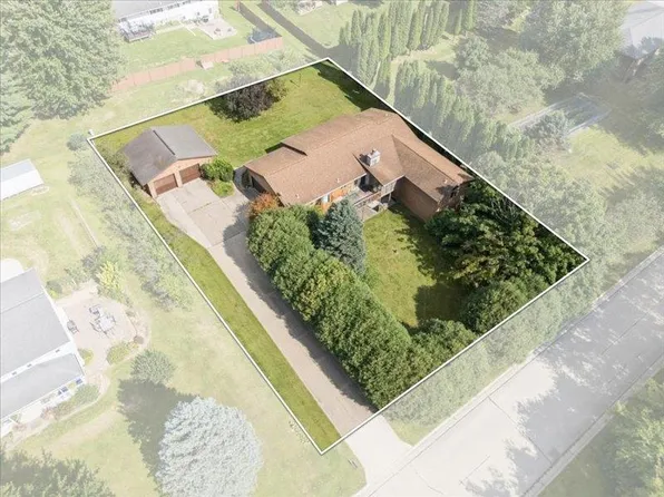 607 W View Dr, Guttenberg, IA 52052