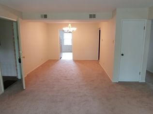 504 Broadmoor Dr, Chesterfield, MO 63017