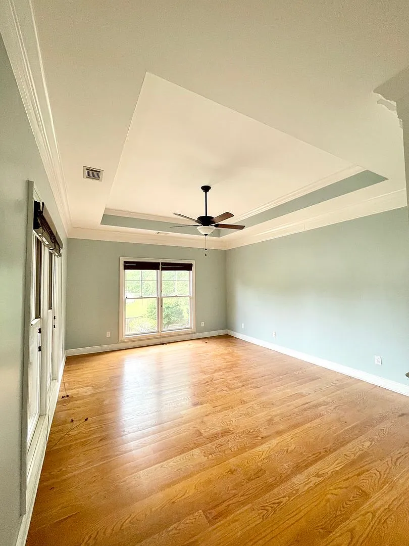 Beautiful Home Available in Grove Hill! — Photo 3