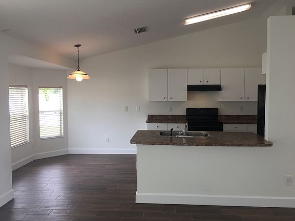4th image of 6701 Calistoga Cir